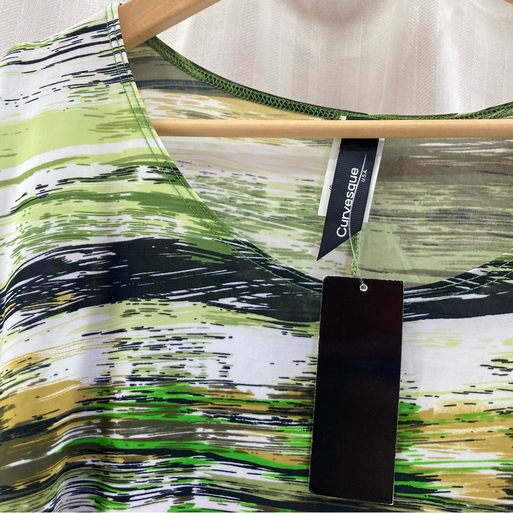 NWT Curvesque Green and Black Striped Top 2XL